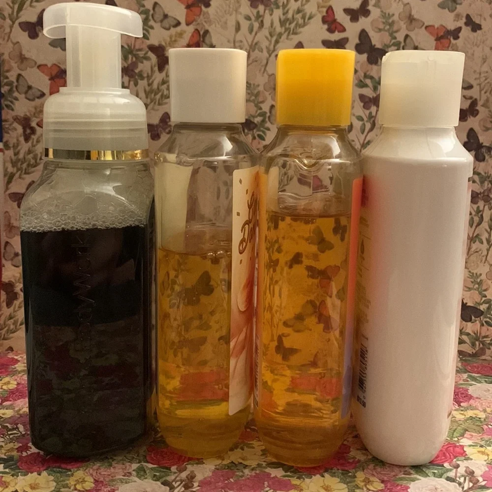 Bath and body works bbw shower gel and hand soap bundle *Used* fresh coconut cot - Picture 8 of 8